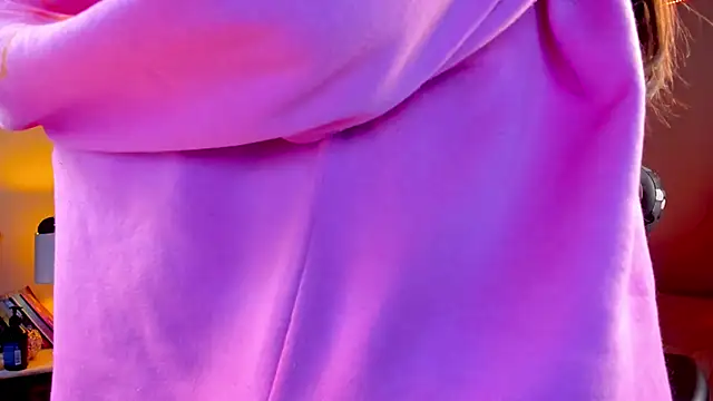 Snapshot of coraline_latin chatting on 01-18-25, 10:28 coraline latin online show from 01-18-25, 10:28