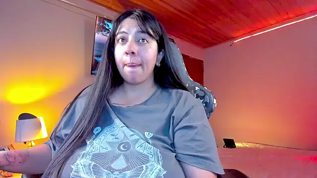 Snapshot of coraline_latin chatting on 01-21-25, 10:41 coraline latin online show from 01-21-25, 10:41