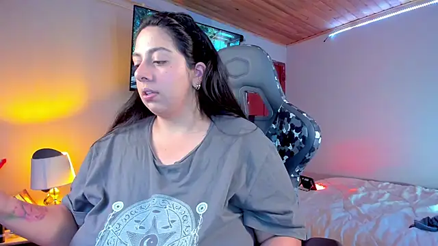 Snapshot of coraline_latin chatting on 01-27-25, 10:38 coraline latin online show from 01-27-25, 10:38