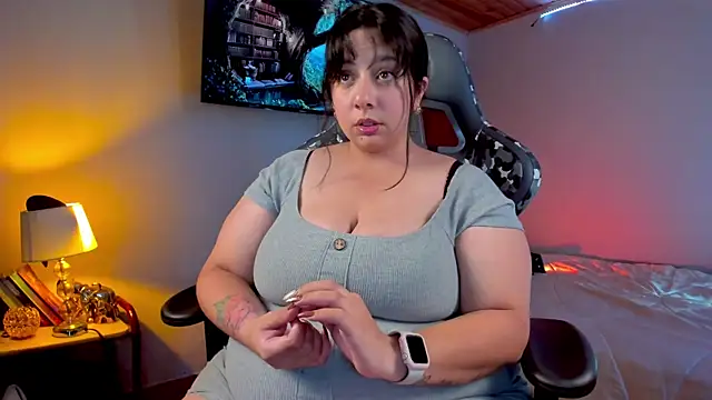 Snapshot of coraline_latin chatting on 01-30-25, 01:44 coraline latin online show from 01-30-25, 01:44