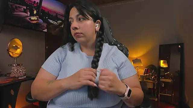Snapshot of coraline_latin chatting on 02-12-25, 12:05 coraline latin online show from 02-12-25, 12:05
