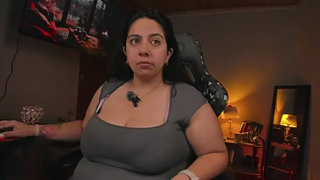 Snapshot of coraline_latin chatting on 02-24-25, 10:47 coraline latin online show from 02-24-25, 10:47