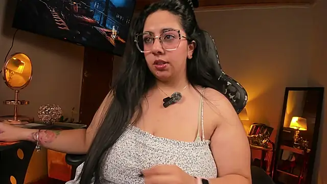 Snapshot of coraline_latin chatting on 03-01-25, 01:32 coraline latin online show from 03-01-25, 01:32