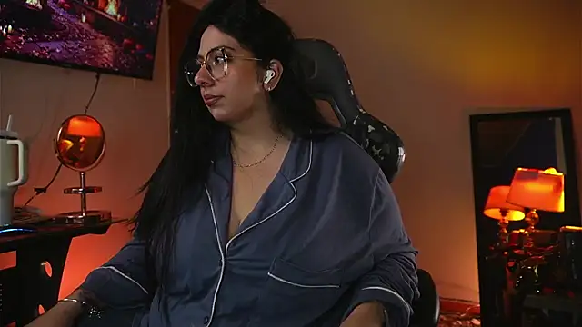 Snapshot of coraline_latin chatting on 10-12-25, 04:17 coraline latin online show from 10-12-25, 04:17