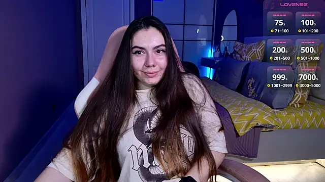 Snapshot of Foxohlove chatting on 10-18-25, 06:08 Foxohlove online show from 10-18-25, 06:08