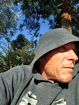 Snapshot of 415cali925 chatting on 06-01-26, 02:08 415cali925 online show from 06-01-26, 02:08