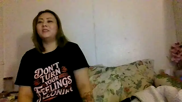 Snapshot of YOUNGFLICKA chatting on 12-05-25, 11:08 YOUNGFLICKA online show from 12-05-25, 11:08