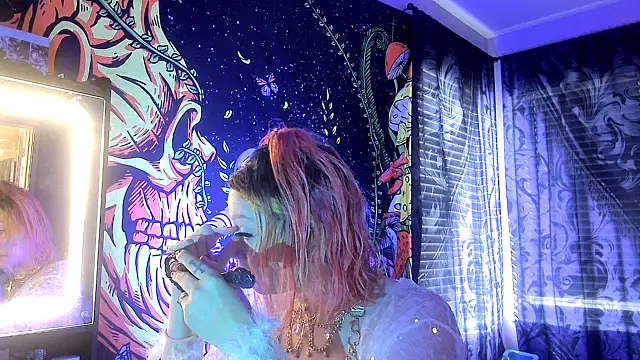 TEXASMARYYYJANE online show from 10-28-25, 03:47