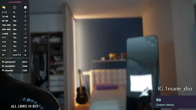 LAUREL HAZEL online show from 10-08-25, 06:16