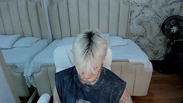 amy ink online show from 10-18-25, 11:33