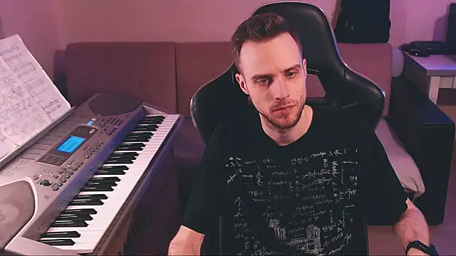 Snapshot of Sweetparker chatting on 12-20-25, 08:27 Sweetparker online show from 12-20-25, 08:27