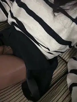 Snapshot of Chic_desire chatting on 01-31-26, 09:35 Chic desire online show from 01-31-26, 09:35