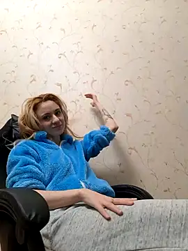 YogisticJuli666 online show from 12-26-24, 07:13