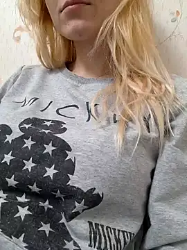 YogisticJuli666 online show from 02-11-25, 05:47