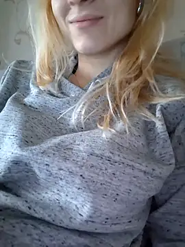 YogisticJuli666 online show from 03-17-25, 04:51