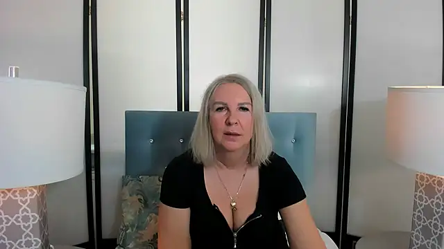 Snapshot of EricaTop chatting on 01-25-25, 09:15 EricaTop online show from 01-25-25, 09:15