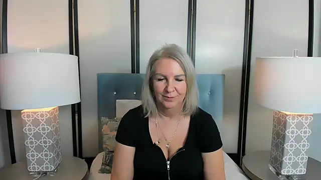 Snapshot of EricaTop chatting on 02-05-25, 05:42 EricaTop online show from 02-05-25, 05:42