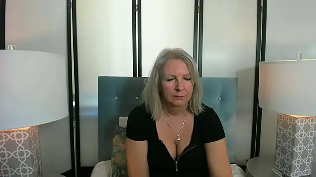 Snapshot of EricaTop chatting on 02-09-25, 09:26 EricaTop online show from 02-09-25, 09:26