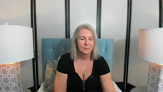 Snapshot of EricaTop chatting on 02-19-25, 04:44 EricaTop online show from 02-19-25, 04:44