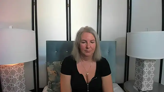 Snapshot of EricaTop chatting on 02-22-25, 09:34 EricaTop online show from 02-22-25, 09:34