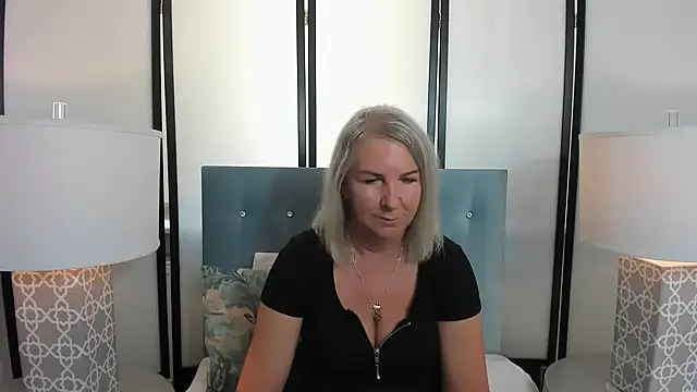 Snapshot of EricaTop chatting on 03-23-25, 08:59 EricaTop online show from 03-23-25, 08:59