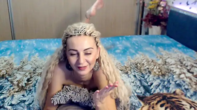 Snapshot of MirabelaSweet chatting on 03-17-25, 09:44 MirabelaSweet online show from 03-17-25, 09:44