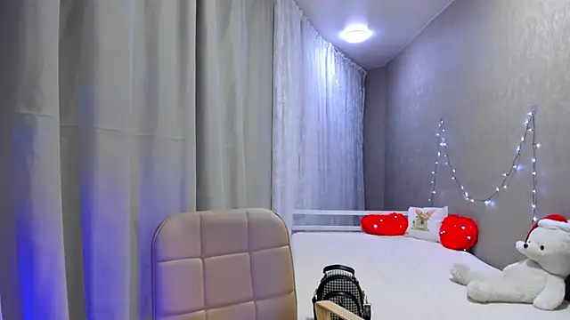 Snapshot of Malika_Lisan chatting on 12-22-24, 12:50 Malika Lisan online show from 12-22-24, 12:50