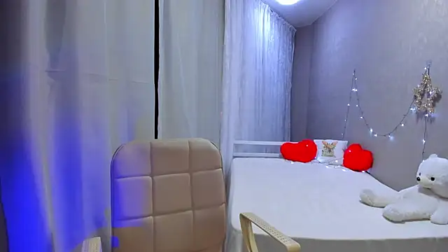 Snapshot of Malika_Lisan chatting on 12-28-24, 01:29 Malika Lisan online show from 12-28-24, 01:29