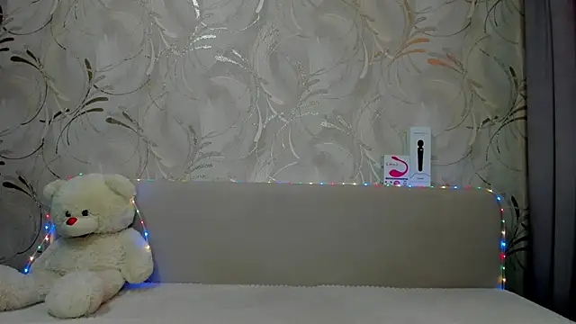 Snapshot of Malika_Lisan chatting on 02-05-25, 03:45 Malika Lisan online show from 02-05-25, 03:45