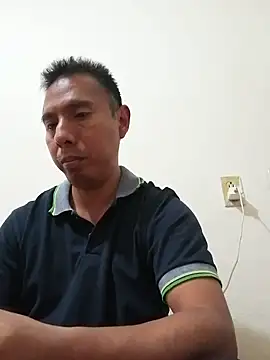 Snapshot of desnudo_Sexoxo chatting on 01-05-25, 04:04 desnudo Sexoxo online show from 01-05-25, 04:04