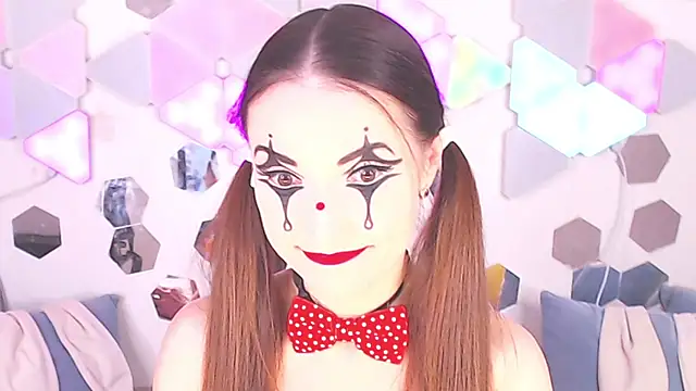 Snapshot of LexiKiss chatting on 11-29-25, 10:35 LexiKiss online show from 11-29-25, 10:35