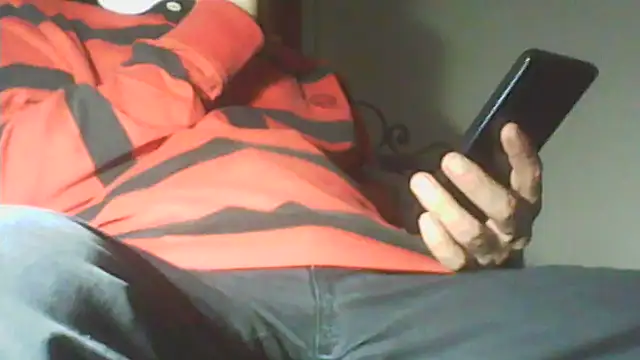 Snapshot of Moro_ra chatting on 09-25-25, 06:33 Moro ra online show from 09-25-25, 06:33