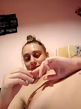 Snapshot of SexyAmanda32 chatting on 12-03-24, 07:11 SexyAmanda32 online show from 12-03-24, 07:11