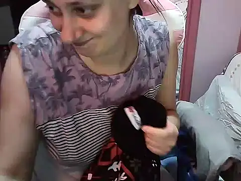 Snapshot of SexyAmanda32 chatting on 03-06-25, 10:52 SexyAmanda32 online show from 03-06-25, 10:52