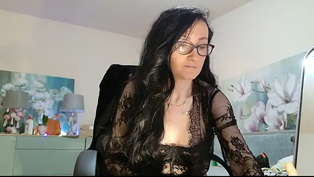 lara heaven online show from 10-20-25, 06:03