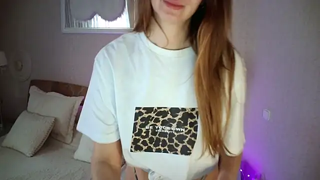 Luna Hoty online show from 03-10-25, 07:32