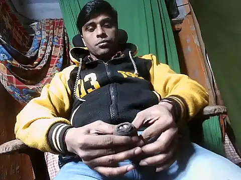 Snapshot of desiboy1101 chatting on 12-06-24, 03:30 desiboy1101 online show from 12-06-24, 03:30