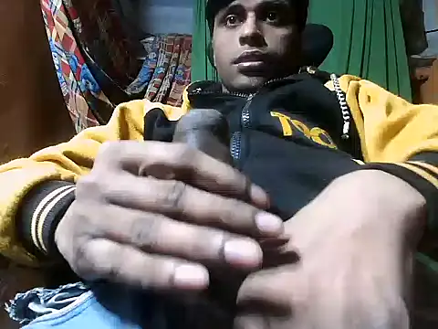 Snapshot of desiboy1101 chatting on 12-07-24, 01:51 desiboy1101 online show from 12-07-24, 01:51