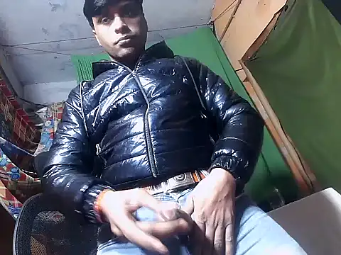 Snapshot of desiboy1101 chatting on 01-05-25, 05:20 desiboy1101 online show from 01-05-25, 05:20