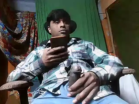 Snapshot of desiboy1101 chatting on 01-17-25, 01:13 desiboy1101 online show from 01-17-25, 01:13