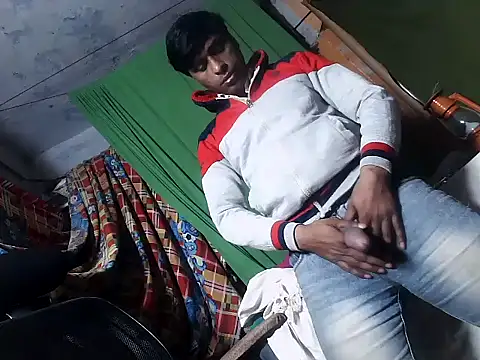 Snapshot of desiboy1101 chatting on 02-22-25, 02:52 desiboy1101 online show from 02-22-25, 02:52