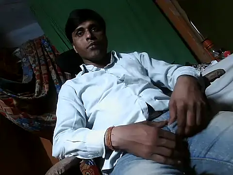 Snapshot of desiboy1101 chatting on 03-03-25, 02:26 desiboy1101 online show from 03-03-25, 02:26