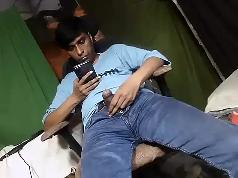 Snapshot of desiboy1101 chatting on 11-02-25, 06:05 desiboy1101 online show from 11-02-25, 06:05