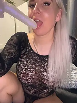 MIA-XXX online show from 11-12-25, 05:35