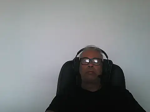 MorenoBrazil69 online show from 10-24-25, 06:15
