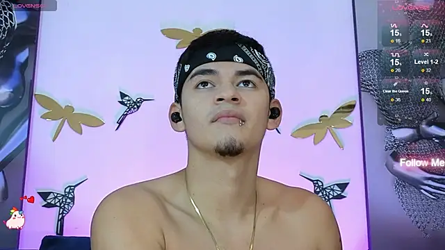 Snapshot of VikoHands chatting on 12-16-24, 11:50 VikoHands online show from 12-16-24, 11:50