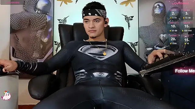 Snapshot of VikoHands chatting on 12-20-24, 11:16 VikoHands online show from 12-20-24, 11:16