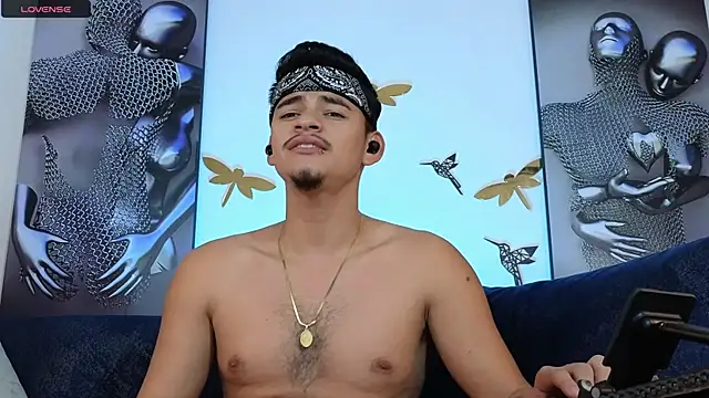 Snapshot of VikoHands chatting on 01-18-25, 05:15 VikoHands online show from 01-18-25, 05:15