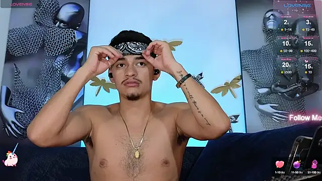 Snapshot of VikoHands chatting on 01-18-25, 10:49 VikoHands online show from 01-18-25, 10:49