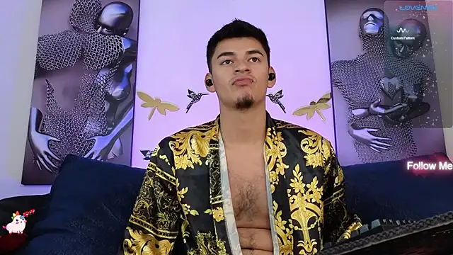 Snapshot of VikoHands chatting on 02-11-25, 07:59 VikoHands online show from 02-11-25, 07:59